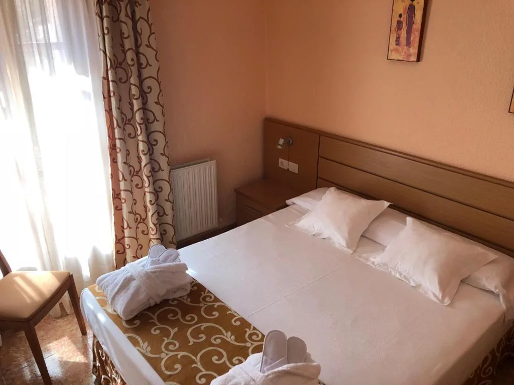 スタンダードダブルルーム — Hotel Balneario de La Virgen