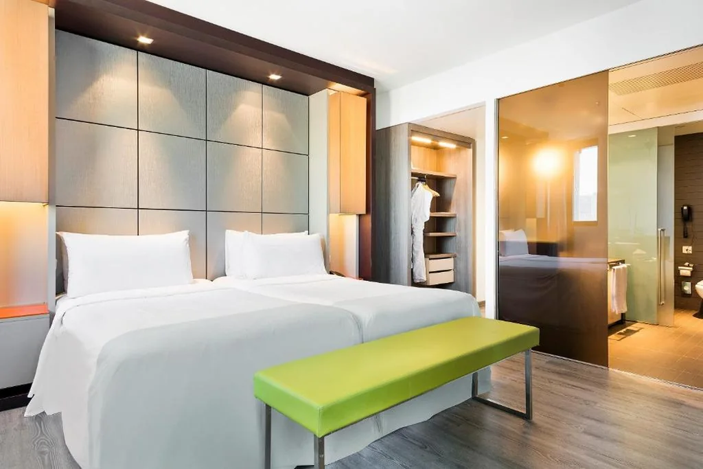 Quarto Quádruplo — Hotel Barcelona Condal Mar, Affiliated by Meliá