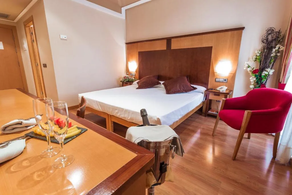 Camera Doppia (1-2 adulti) — Hotel Bardo Recoletos Coco