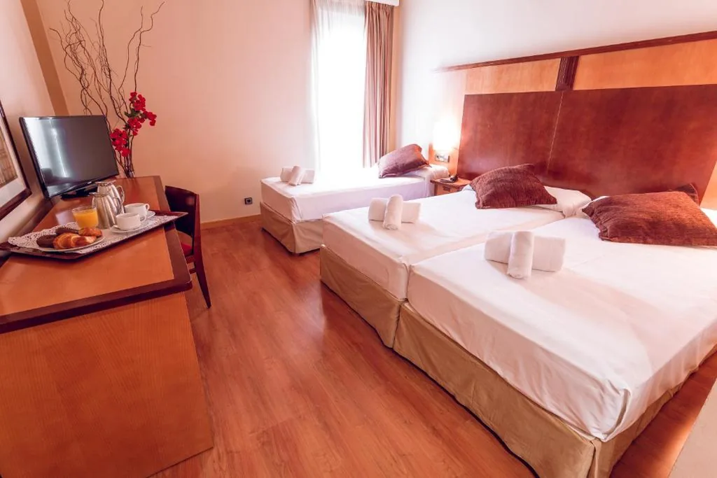Camera Tripla — Hotel Bardo Recoletos Coco