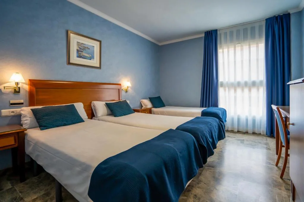 Habitación Triple (3 adultos) — Hotel Bartos