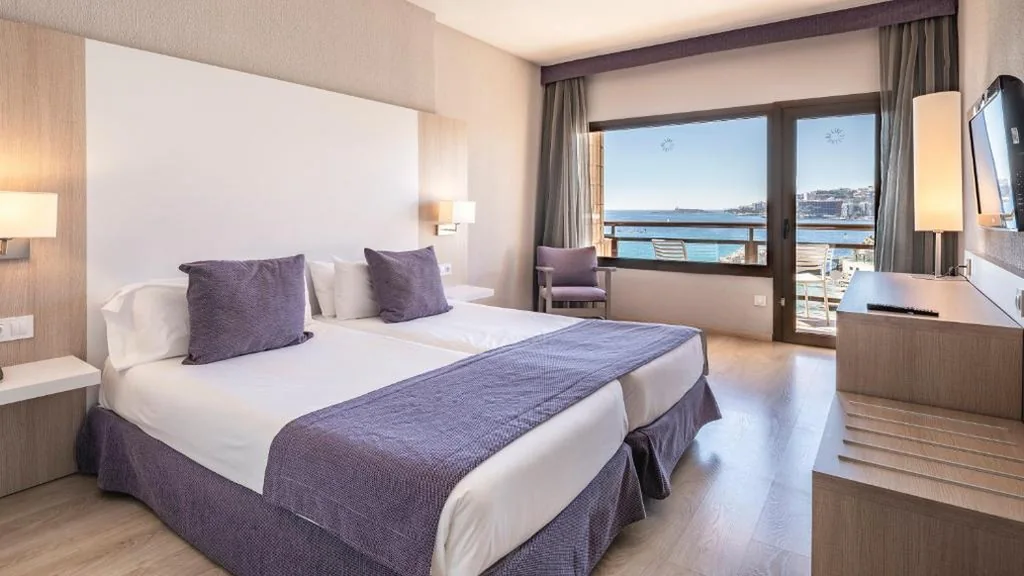 Tweepersoonskamer met uitzicht op zee — Hotel Be Live Adults Only Marivent