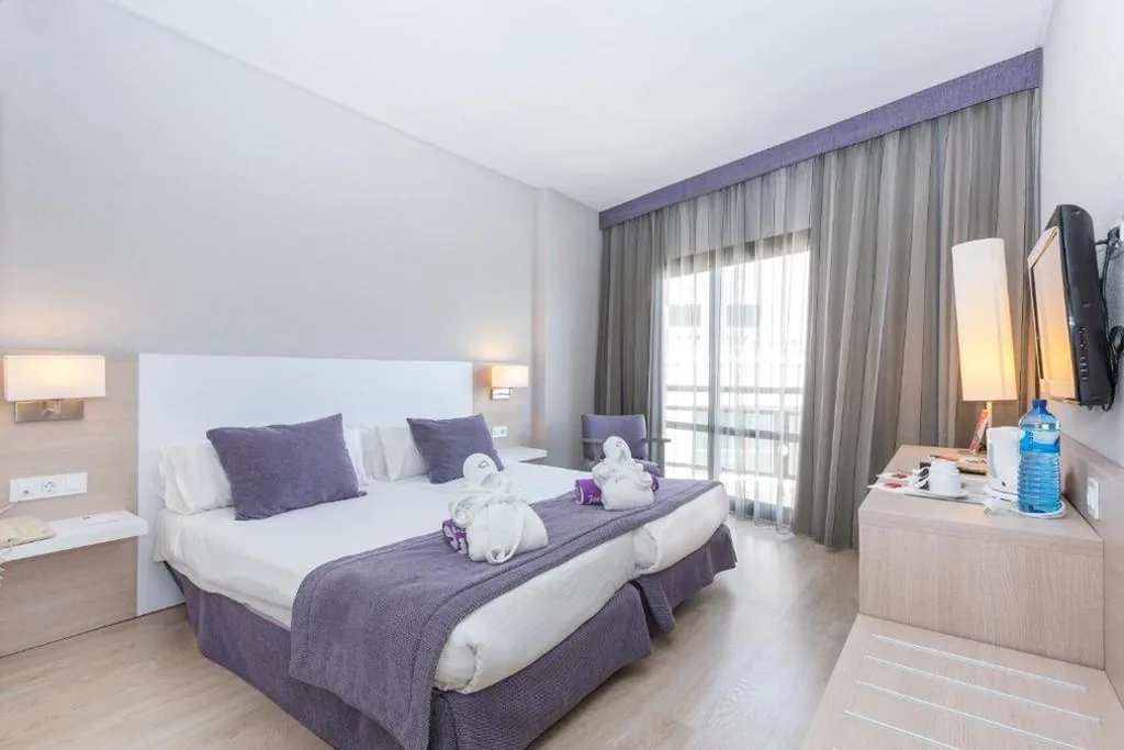 Superior tweepersoonskamer met uitzicht op zee - 1 of 2 bedden — Hotel Be Live Adults Only Marivent