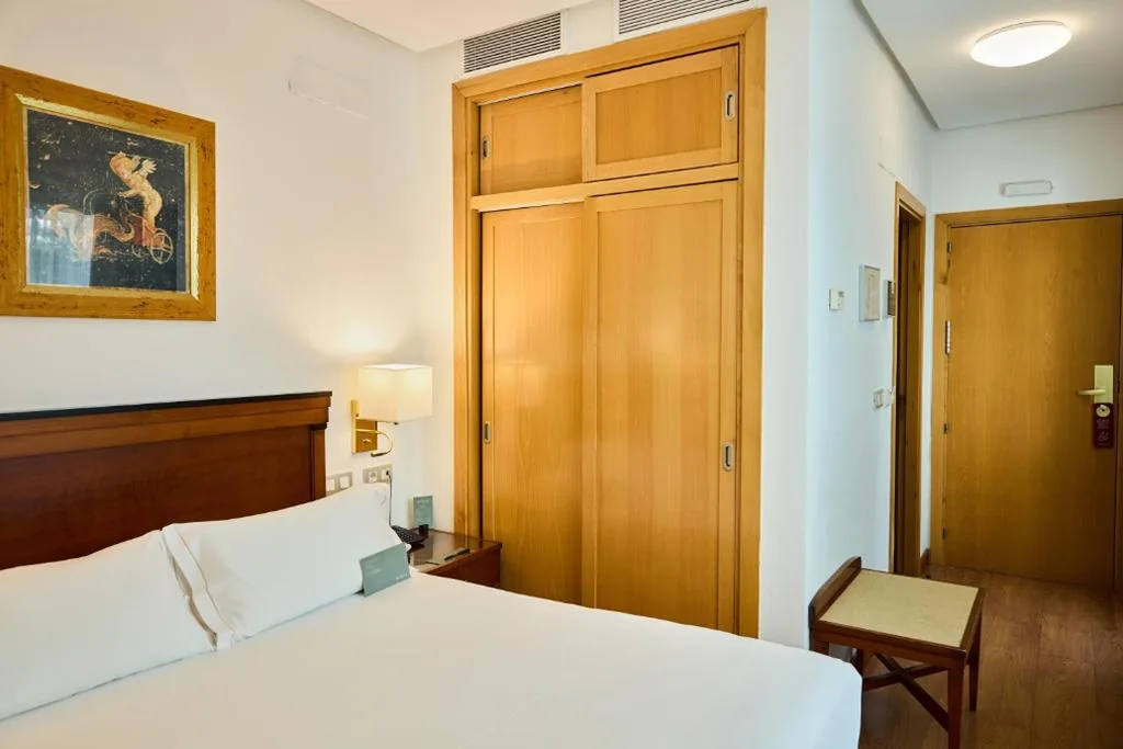 Günstiges Einzelzimmer — Hotel Bécquer