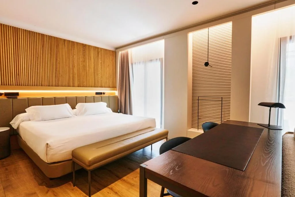 Junior Suite — Hotel Bécquer