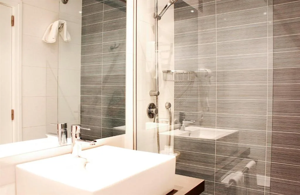 Habitación Doble Superior (2 adultos + 1 niño) — Hotel Bella Playa & Spa