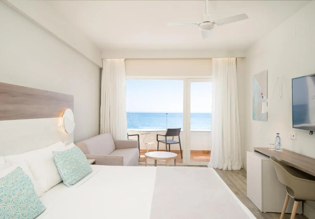 Grand Doppelzimmer mit Meerblick (2 Erwachsene + 2 Kinder) — Hotel Benalma Costa del Sol