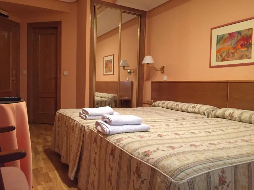 Doppelzimmer — Hotel Benlloch