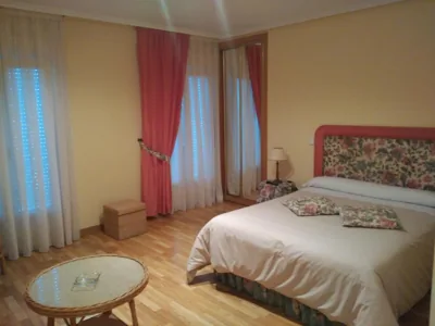 Hotel Benlloch — Foto 12