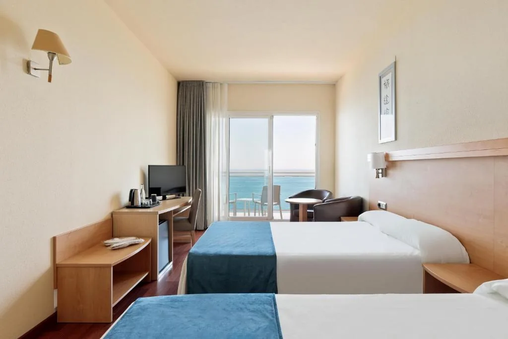 Habitación Doble Superior con vistas frontales al mar — Hotel Best Benalmadena