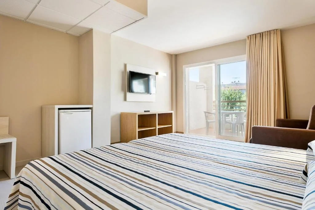 Camera doppia con vista sulla piscina — Hotel Best Da Vinci
