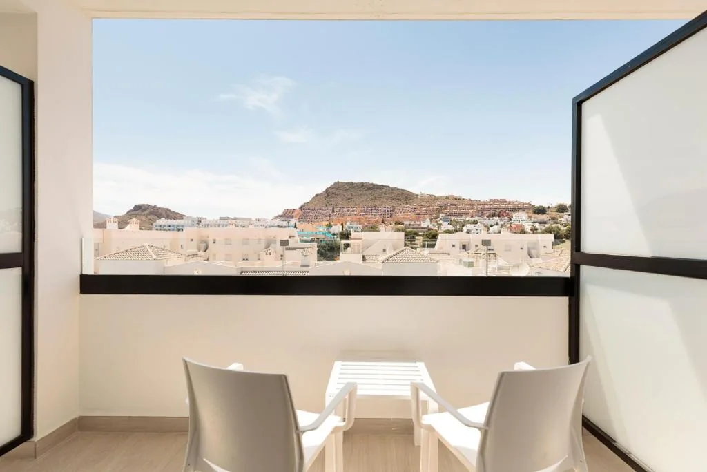 Chambre double standard (3 adultes + 1 enfant) — Hotel Best Mojácar