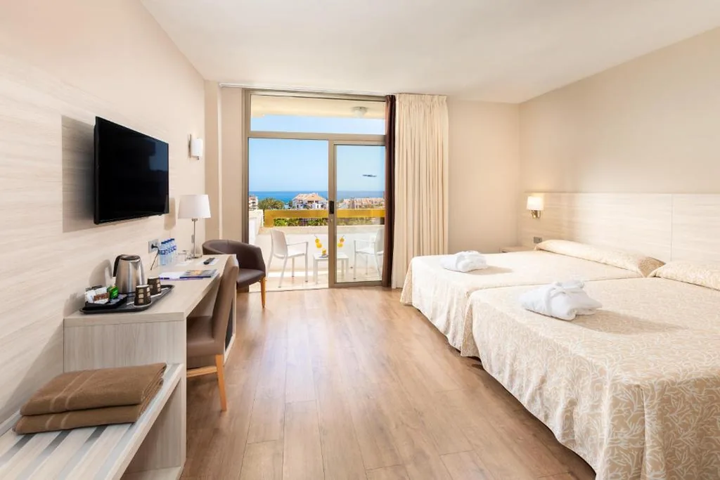 Superior-Zimmer mit Poolblick — Hotel Best Tenerife