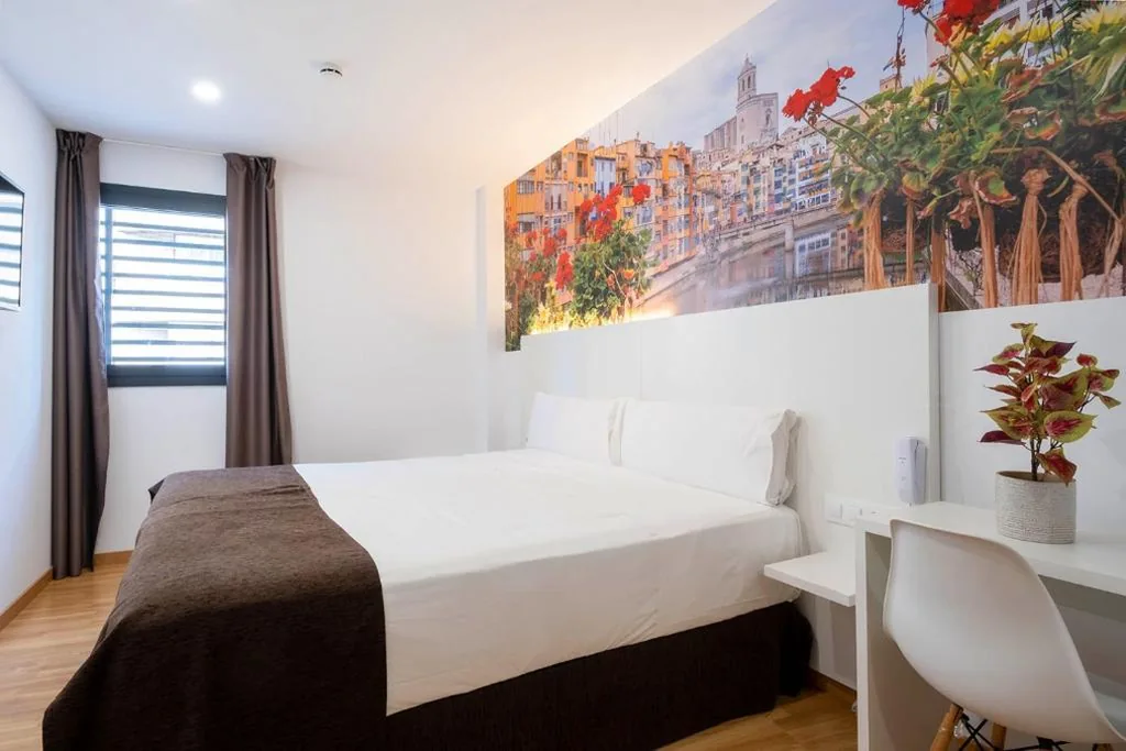 Habitación Doble Deluxe - 1 o 2 camas — Hotel BESTPRICE Girona