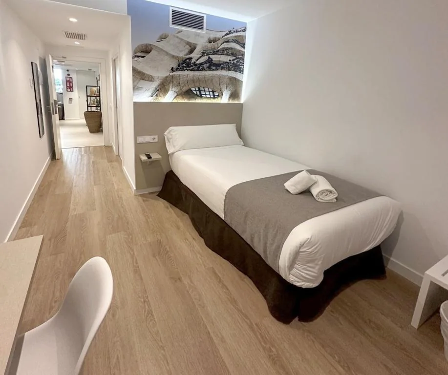 Quarto Individual com Terraço — HOTEL BESTPRICE Maragall