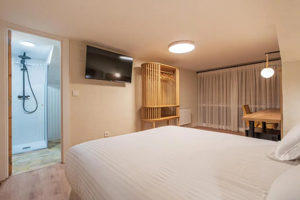 Habitación Doble con baño privado - 1 o 2 camas — Hotel BESTPRICE Santillana