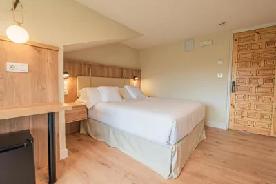 Hotel BESTPRICE Santillana — foto 9