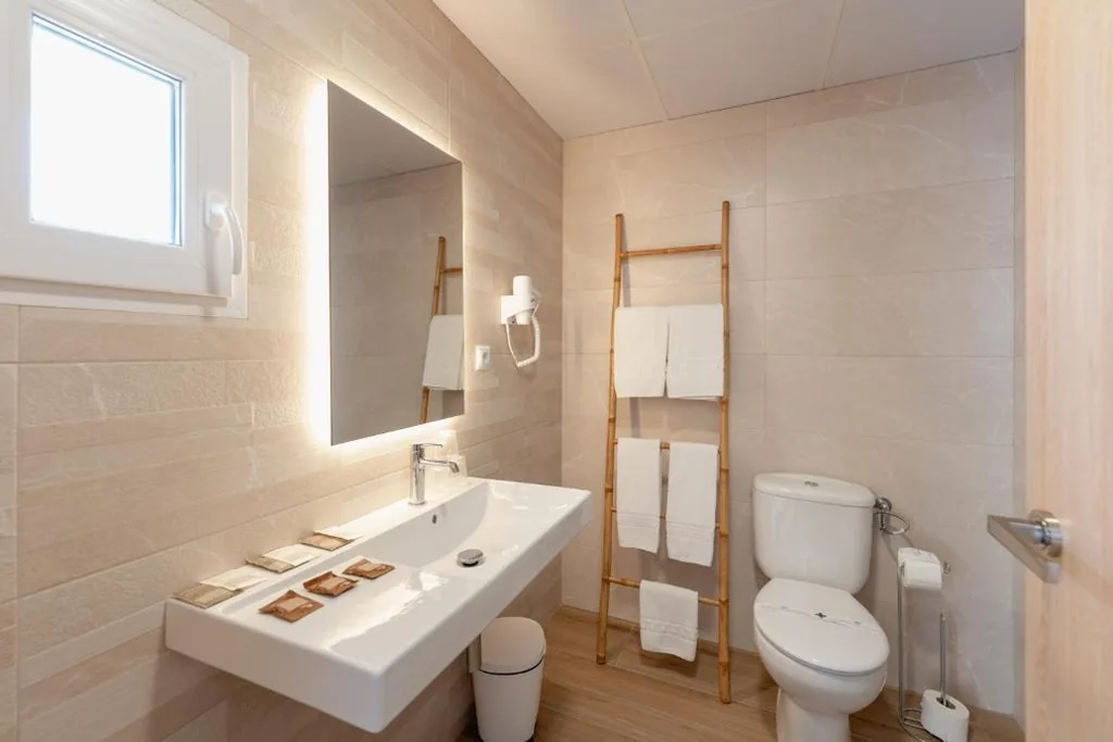 Standard-Doppelzimmer mit 2 Betten — Hotel BH Los Ángeles