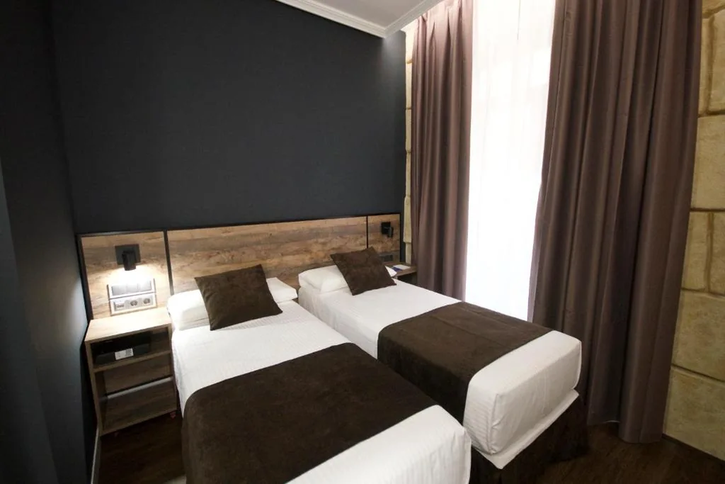 Habitación Doble Plus con vistas a la ciudad - 2 camas — Hotel BH San Francisco Alicante