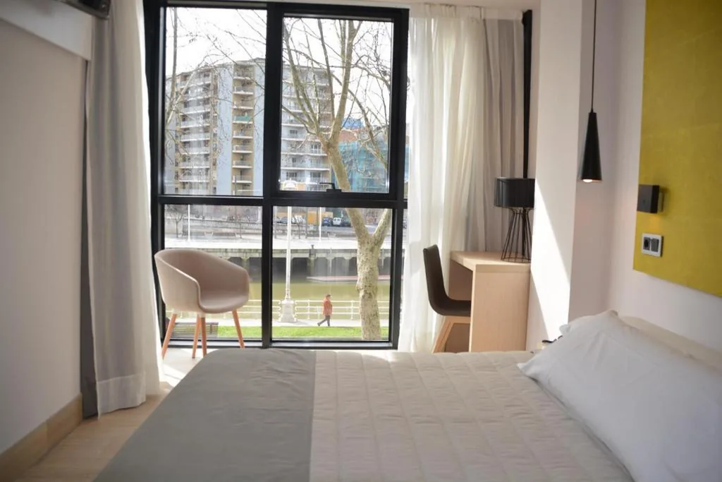 眺望ありダブルルーム（ベッド1台または2台） — Hotel Bilbao Plaza
