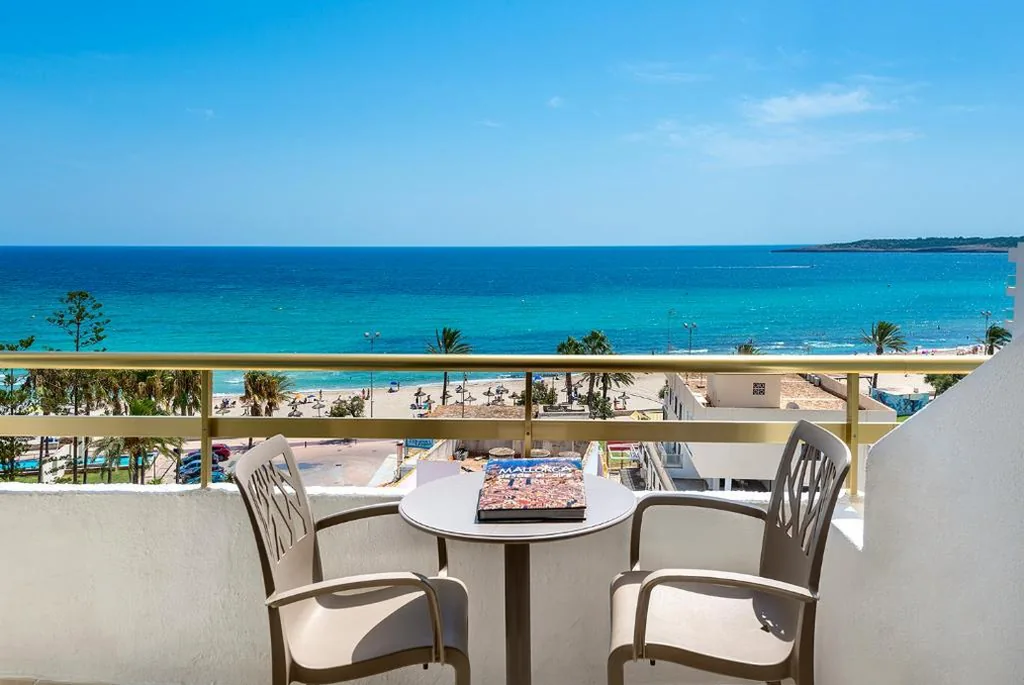 Doppelzimmer mit Meerblick - 1 oder 2 Betten — Hotel Biniamar