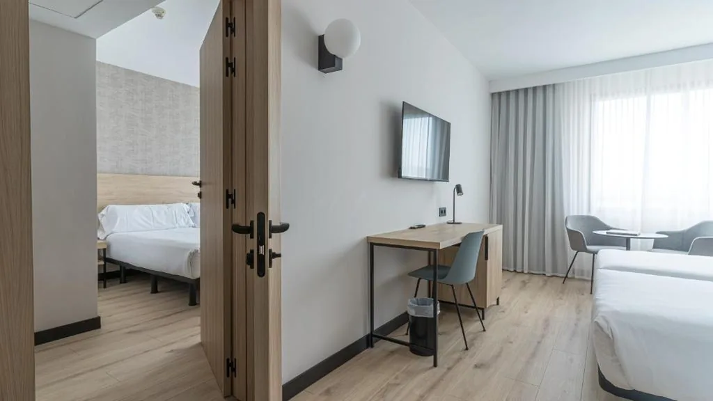 Familienzimmer (2 miteinander verbundene Zimmer) — Hotel Blanca de Navarra