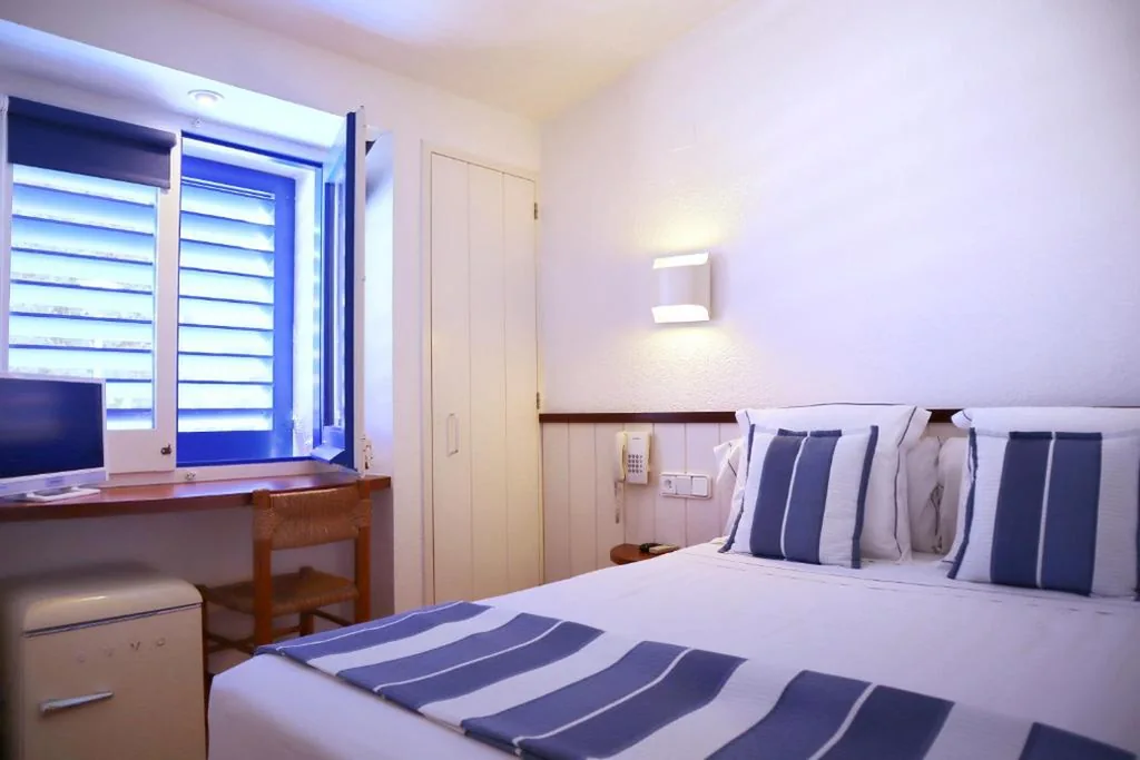 Standard Room - 1 Large Bed — Hotel Blaumar Cadaqués by Fimedhotels