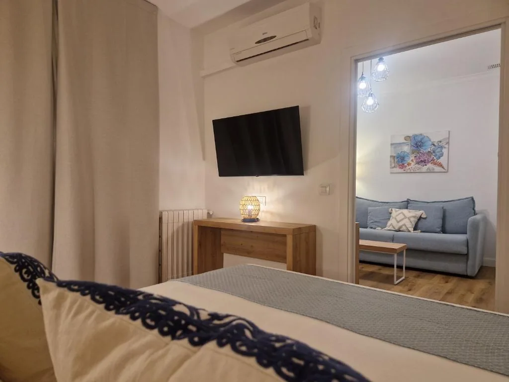 Superior Double Room with Partial Sea Views — Hotel Bodegón de Peñíscola