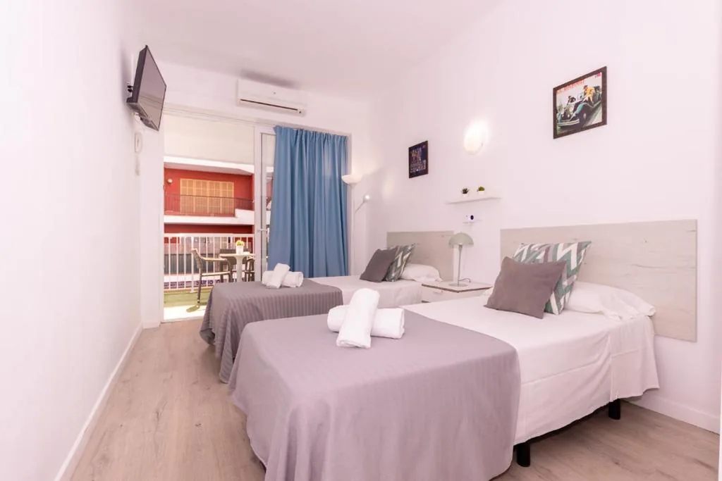 Habitación Superior con terraza - 2 camas — Hotel Boogaloo - Adults Only