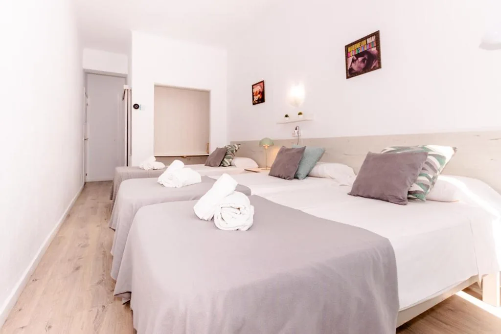 Habitación Triple Superior con terraza — Hotel Boogaloo - Adults Only