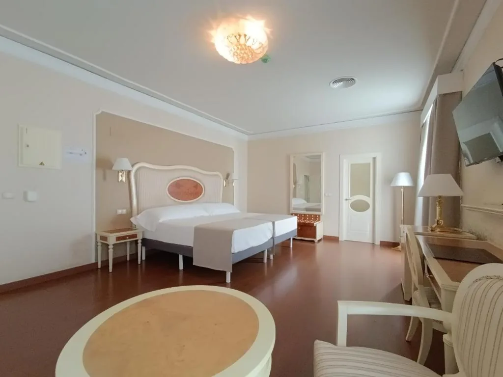 Habitación Individual con balcón — Hotel Bossh Alicia