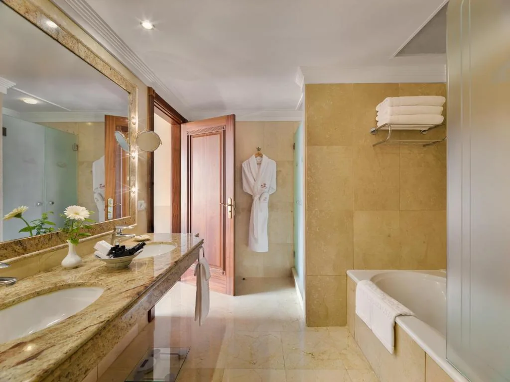 Suite Senator con vistas al Teide - Solo para adultos — Hotel Botanico y Oriental Spa Garden