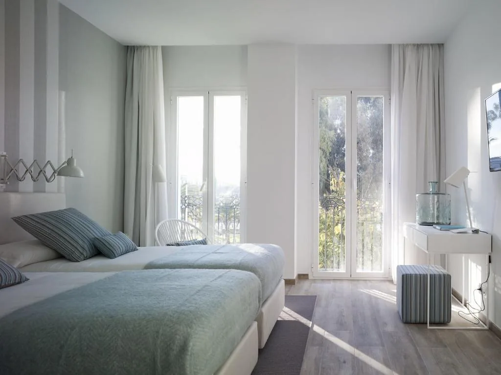Superior-Doppelzimmer mit Stadtblick — Hotel Boutique Balandret