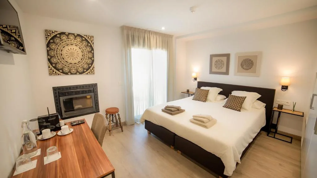 Camera doppia Deluxe con balcone — Hotel Boutique Canelobre