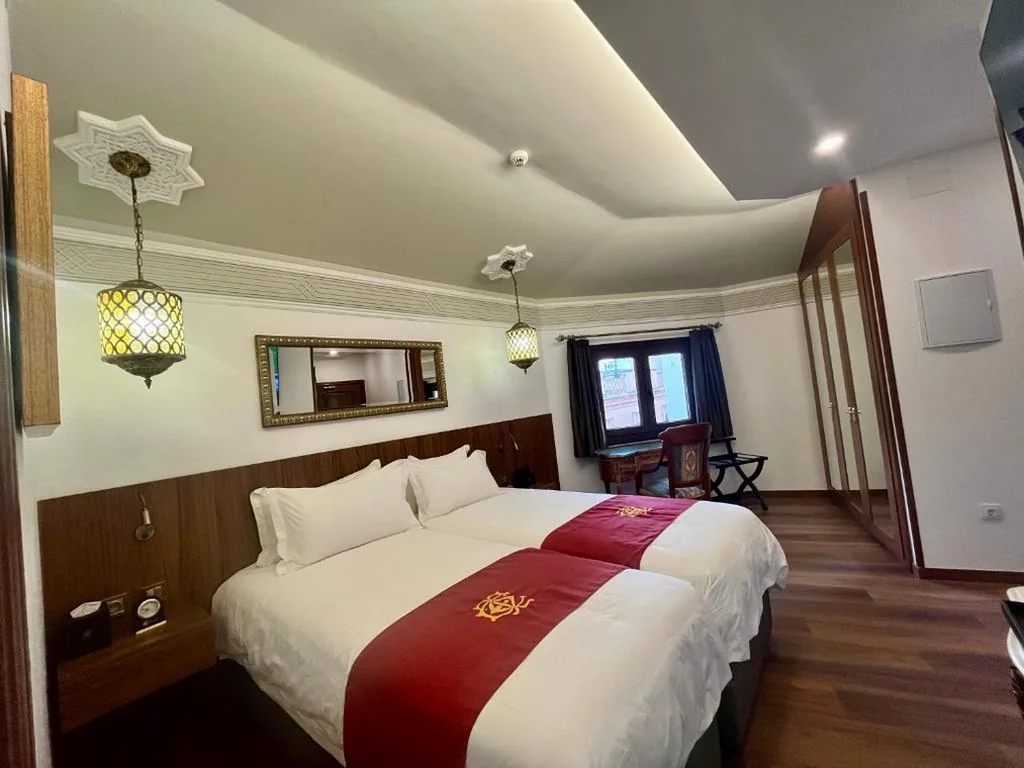 Room with City View – 2 Beds — Hotel Boutique Casón De Los López