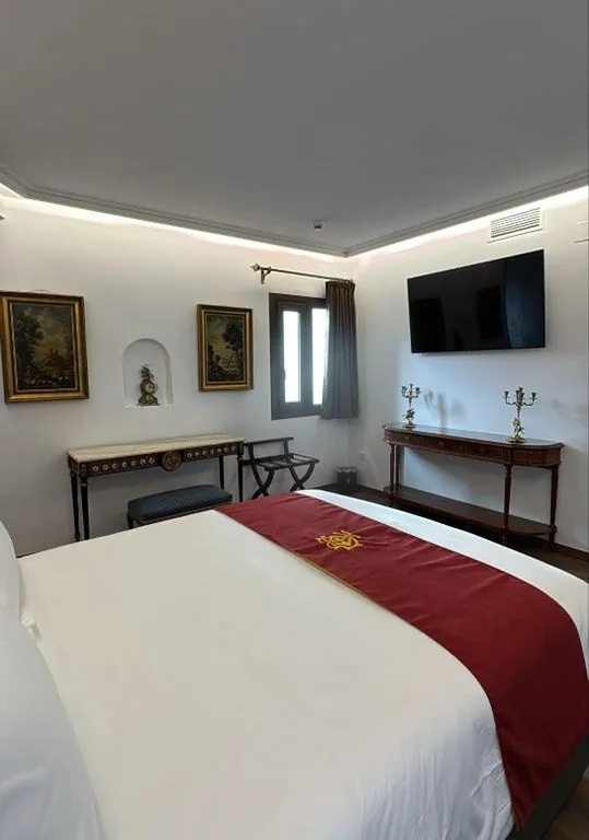 Superior Room – 1 Large Bed — Hotel Boutique Casón De Los López