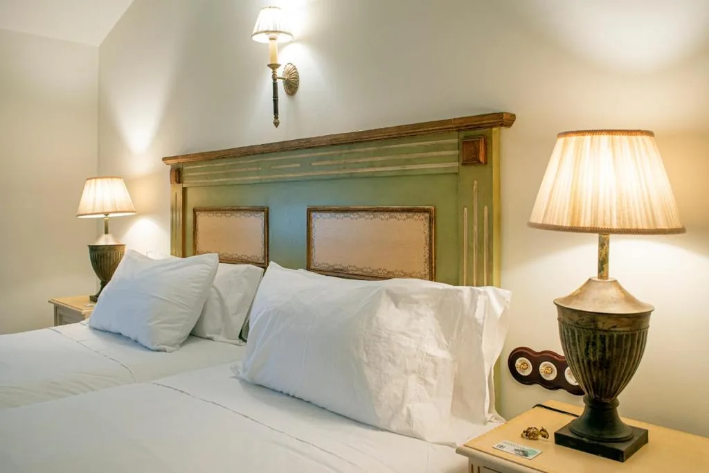 Standard Twin Room — Hotel Boutique Conde de la Corte