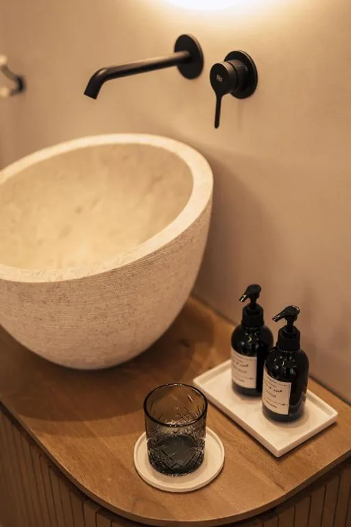 Quarto com cama extragrande e varanda — Hotel Boutique Escudo del Carmen