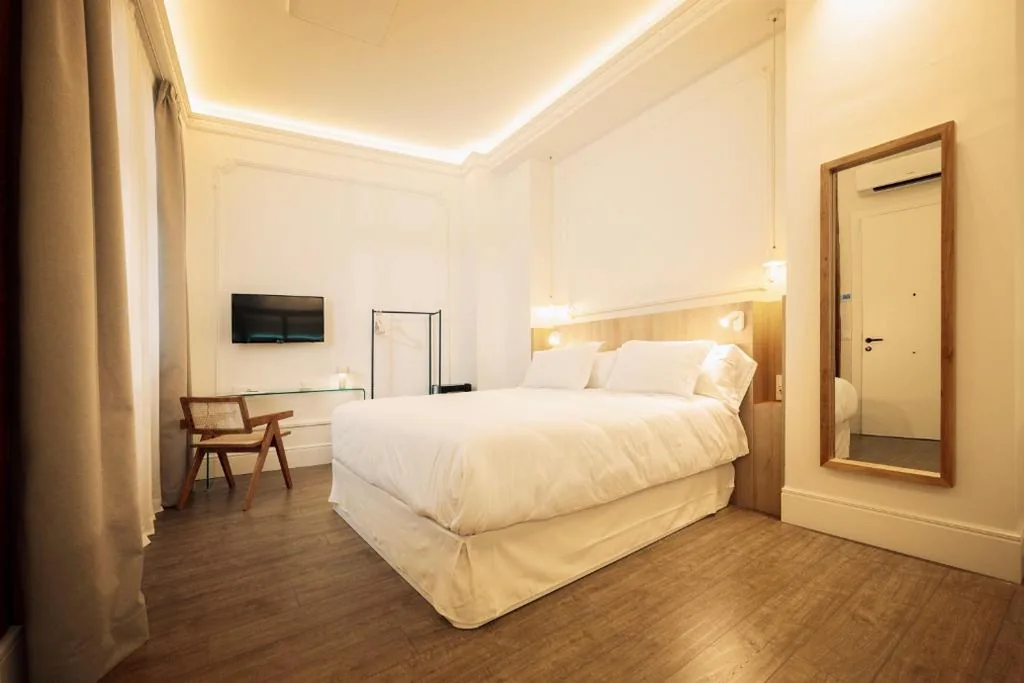 Quarto Deluxe com cama extragrande — Hotel Boutique Escudo del Carmen