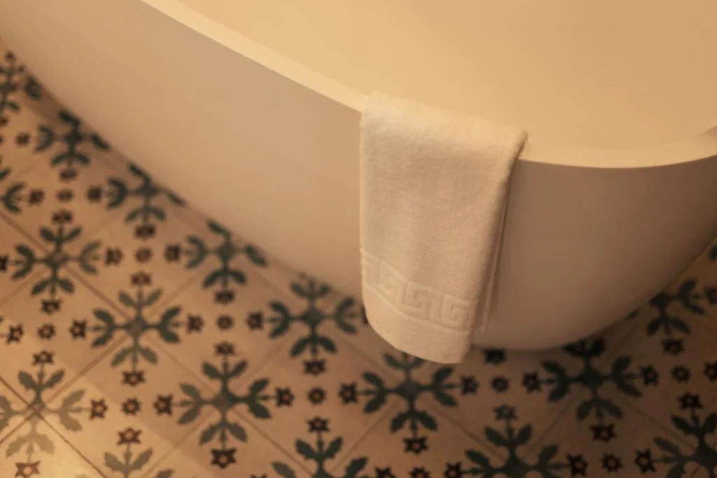 Quarto Duplo Deluxe com banheira — Hotel Boutique Escudo del Carmen