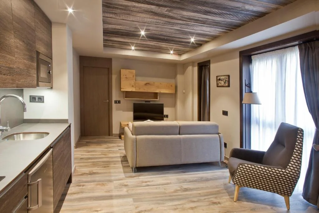 Studio Familial (2 adultes + 2 enfants) — Hotel Boutique La Neu
