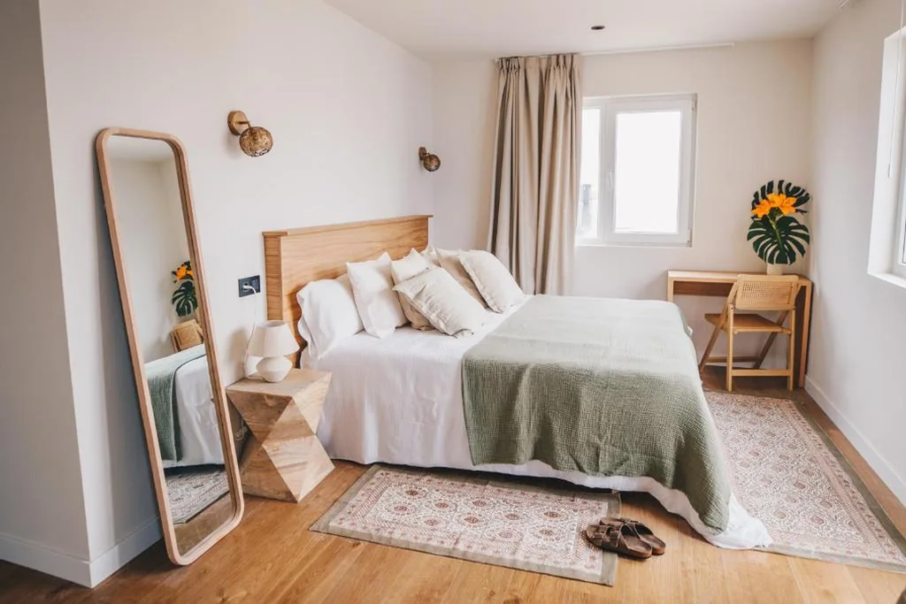 Familiekamer met balkon — Hotel Boutique Lamar de Suances