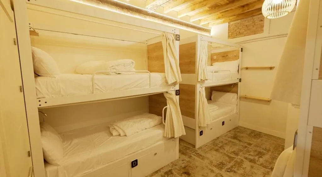Bett im gemischten Schlafsaal mit 8 Betten — Hotel Boutique Los Ángeles