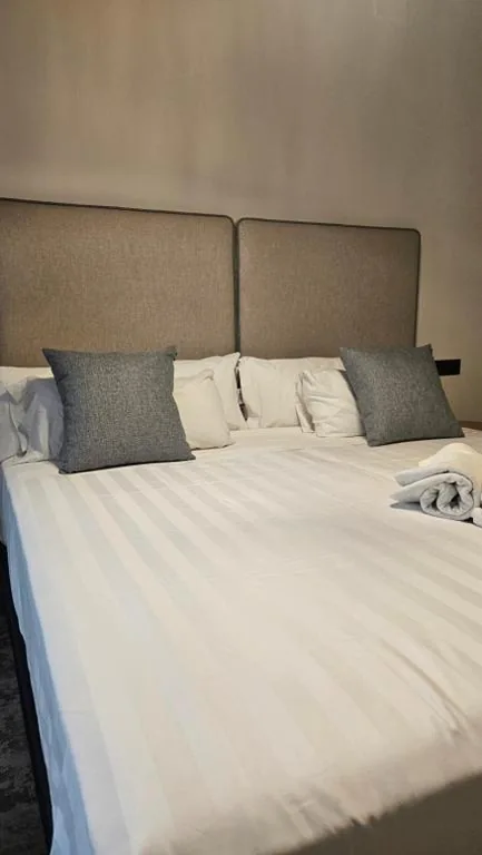 Doppelzimmer mit Balkon - 1 oder 2 Betten — Hotel Boutique Los Ángeles