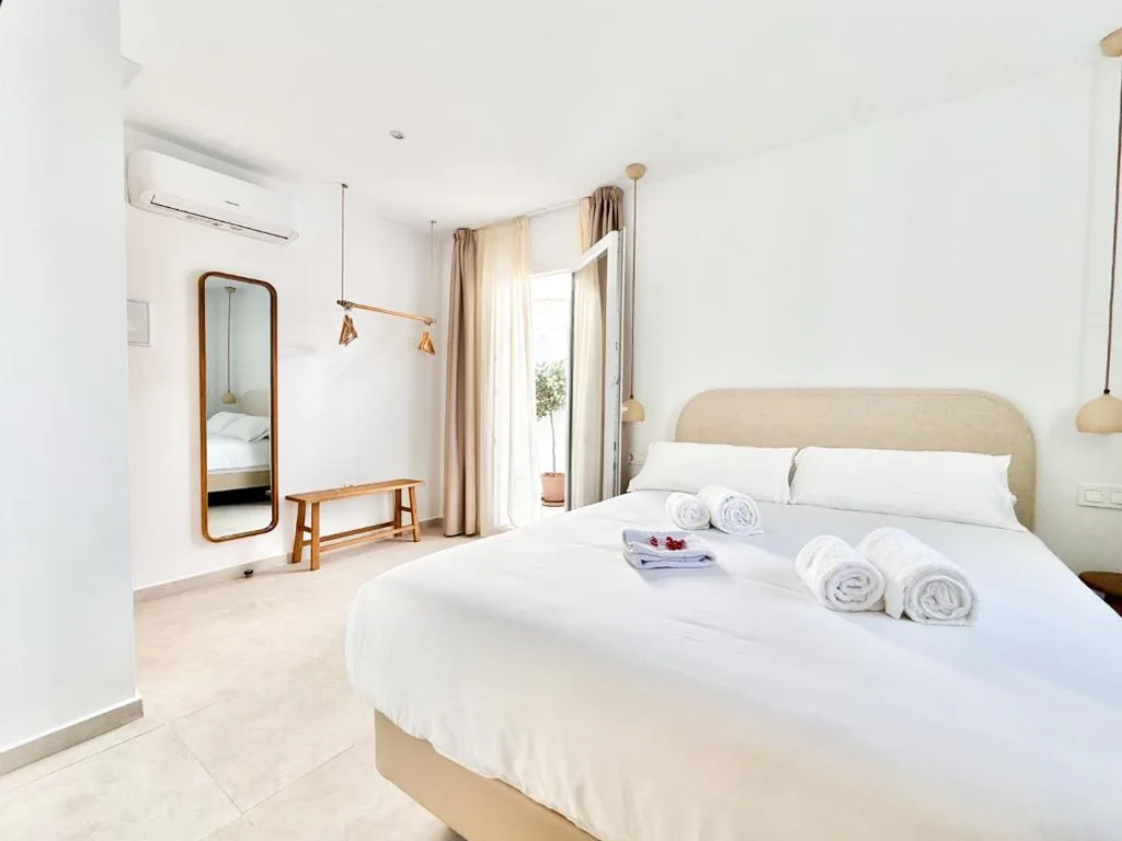 Quarto Duplo Deluxe com piscina privada — Hotel Boutique Máram - Adults Recommended