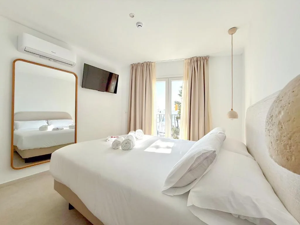 Quarto Duplo Superior com vistas — Hotel Boutique Máram - Adults Recommended