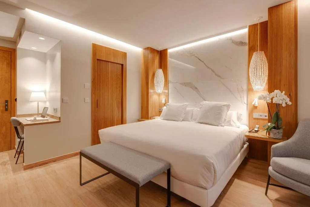 Suite con hammam, bañera de hidromasaje, sauna y terraza — Hotel Boutique Mirlo Barcelona