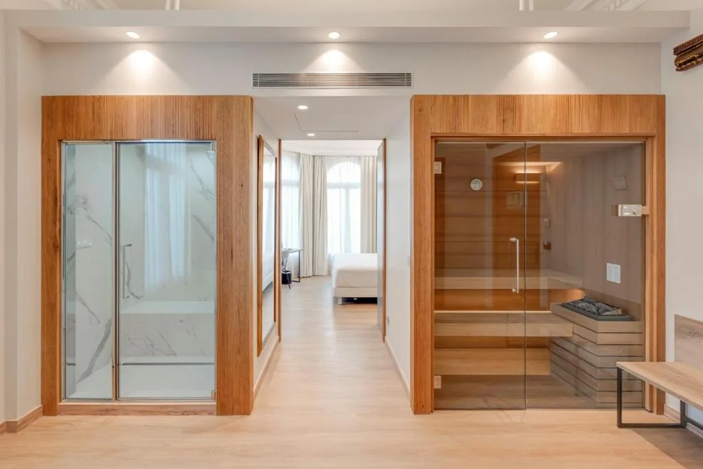 Suite Mirlo con hammam, bañera de hidromasaje y sauna — Hotel Boutique Mirlo Barcelona