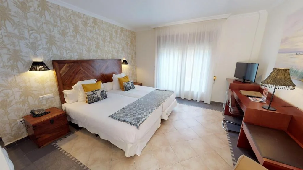 Camera Doppia Superior - 1 o 2 letti — Hotel Boutique MR Palau Verd - Adults Only
