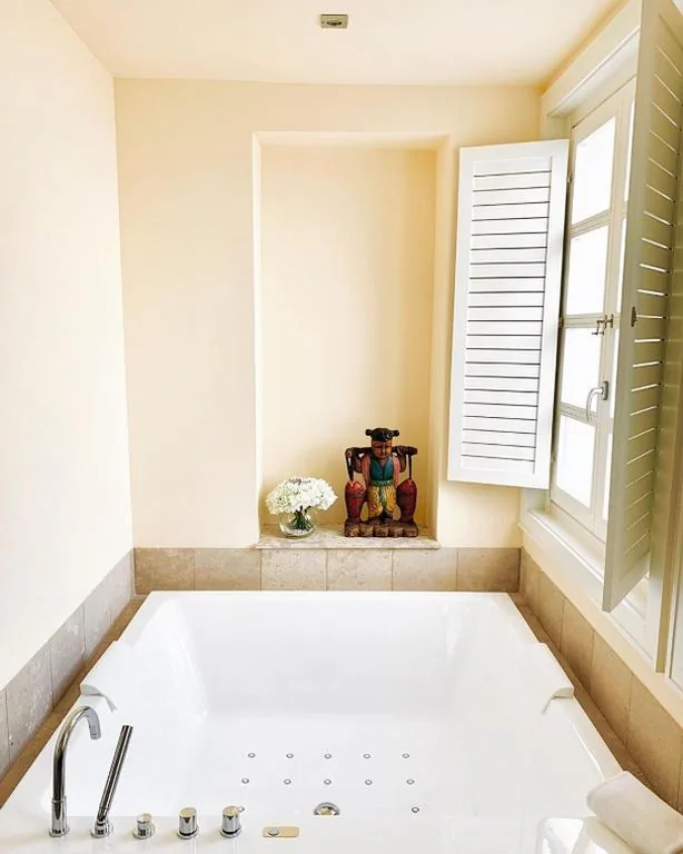 Suite Deluxe con bañera de hidromasaje — Hotel Boutique Palacio Corredera